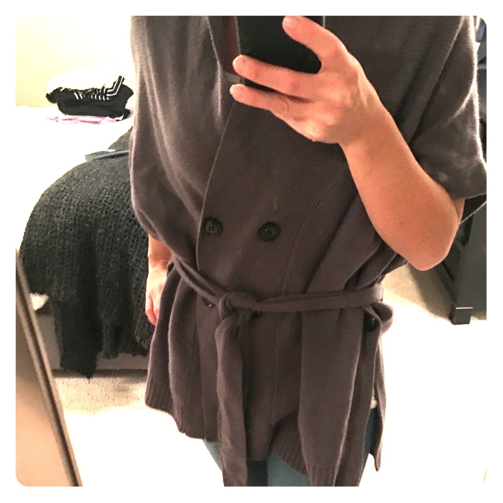 Design History 100% cashmere Sweater Wrap w belt